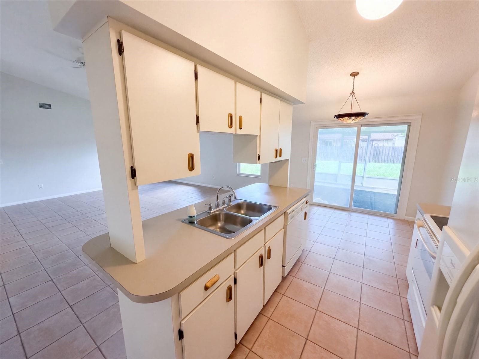 Single Family Residence at 1061 HUNT ST NW, PALM BAY, photo 10 of 27