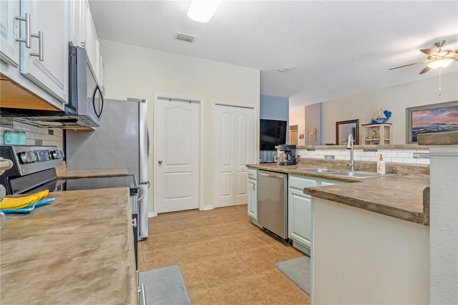 Single Family Residence at 3923 SUNSET COVE DR, PORT ORANGE, photo 20 of 39