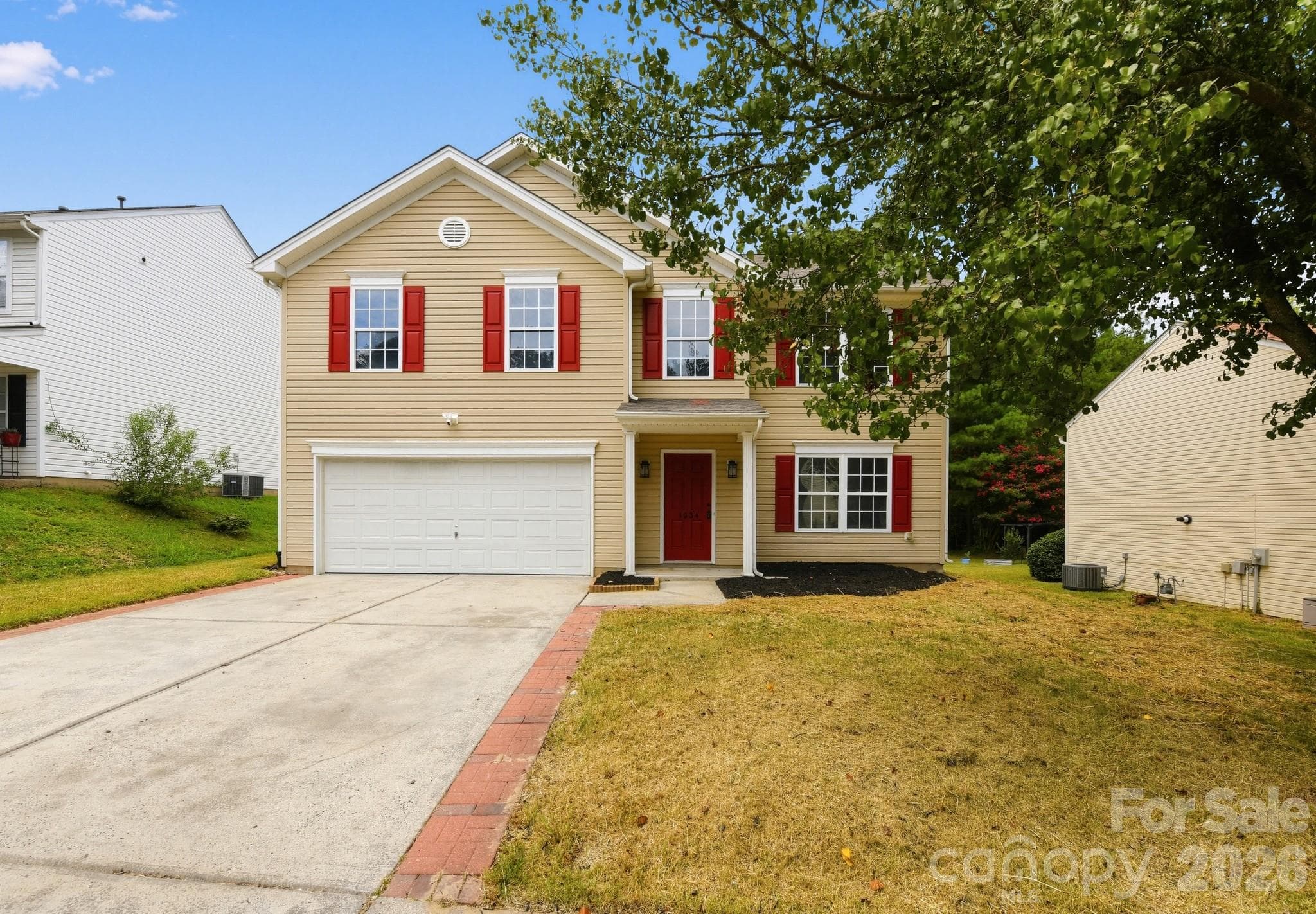 Single Family Residence at 1034 Chalk Hill Lane, Charlotte, photo 2 of 28