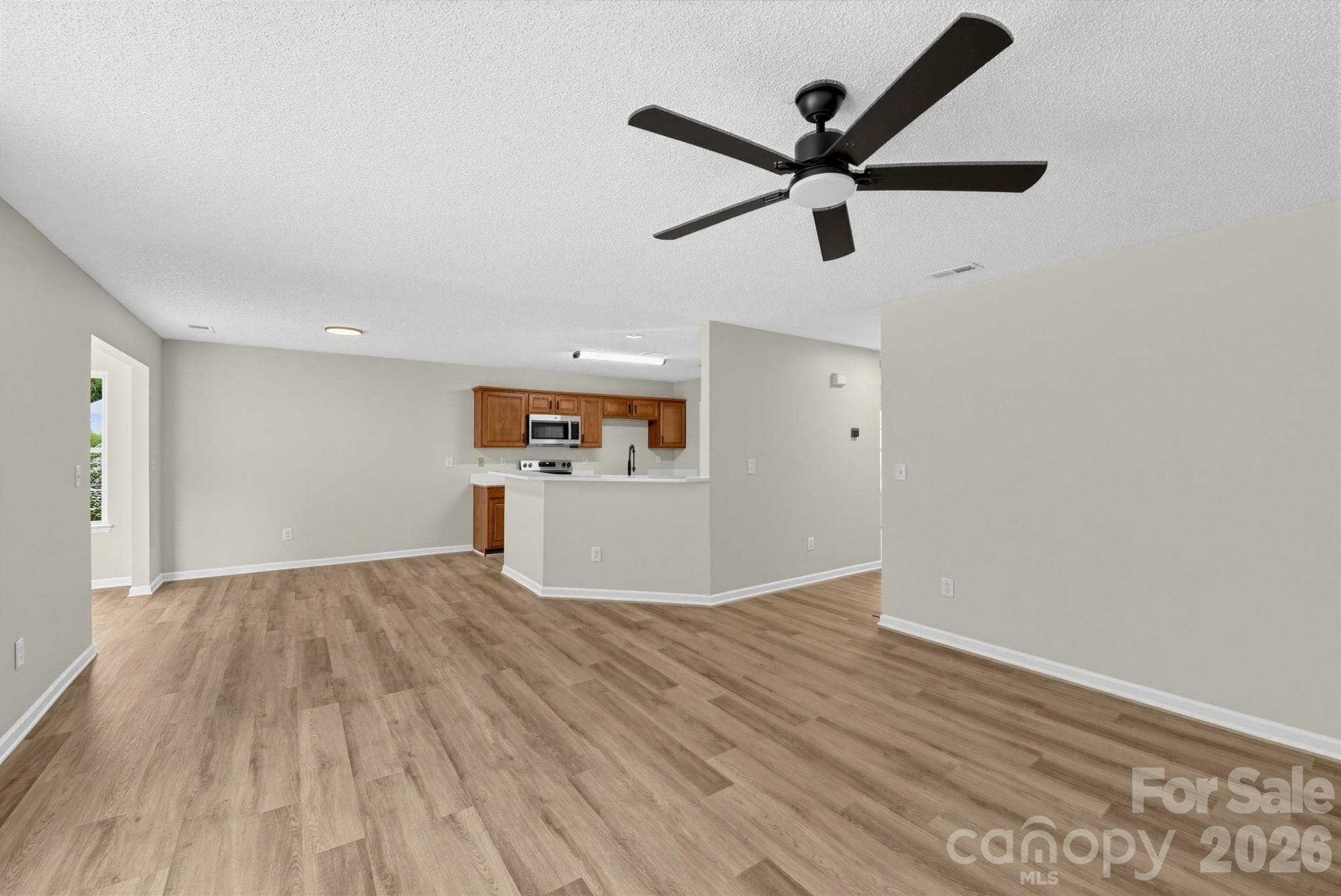 Single Family Residence at 1034 Chalk Hill Lane, Charlotte, photo 7 of 28