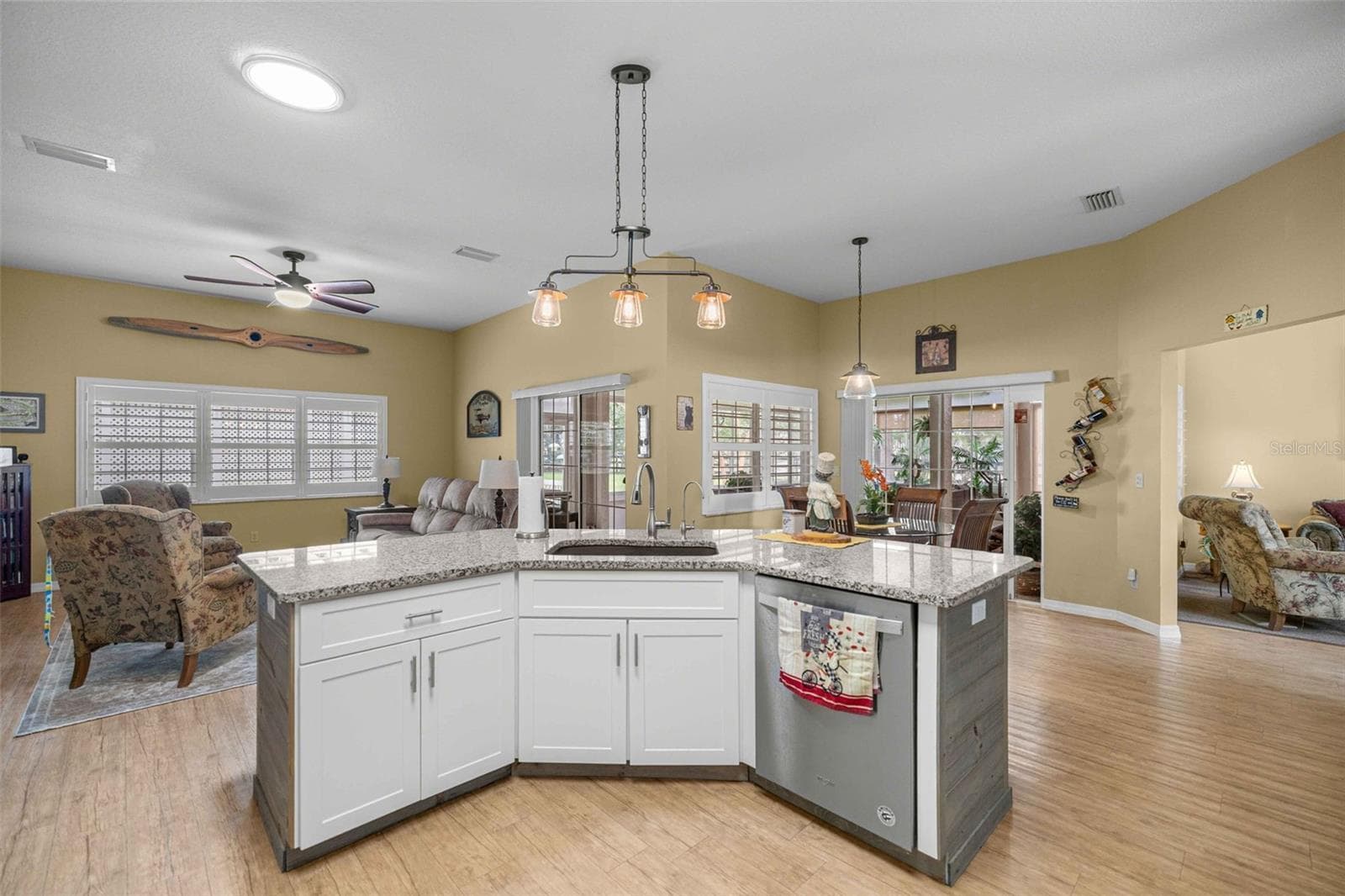 Kitchen - 5592 NE 61ST AVENUE RD, SILVER SPRINGS