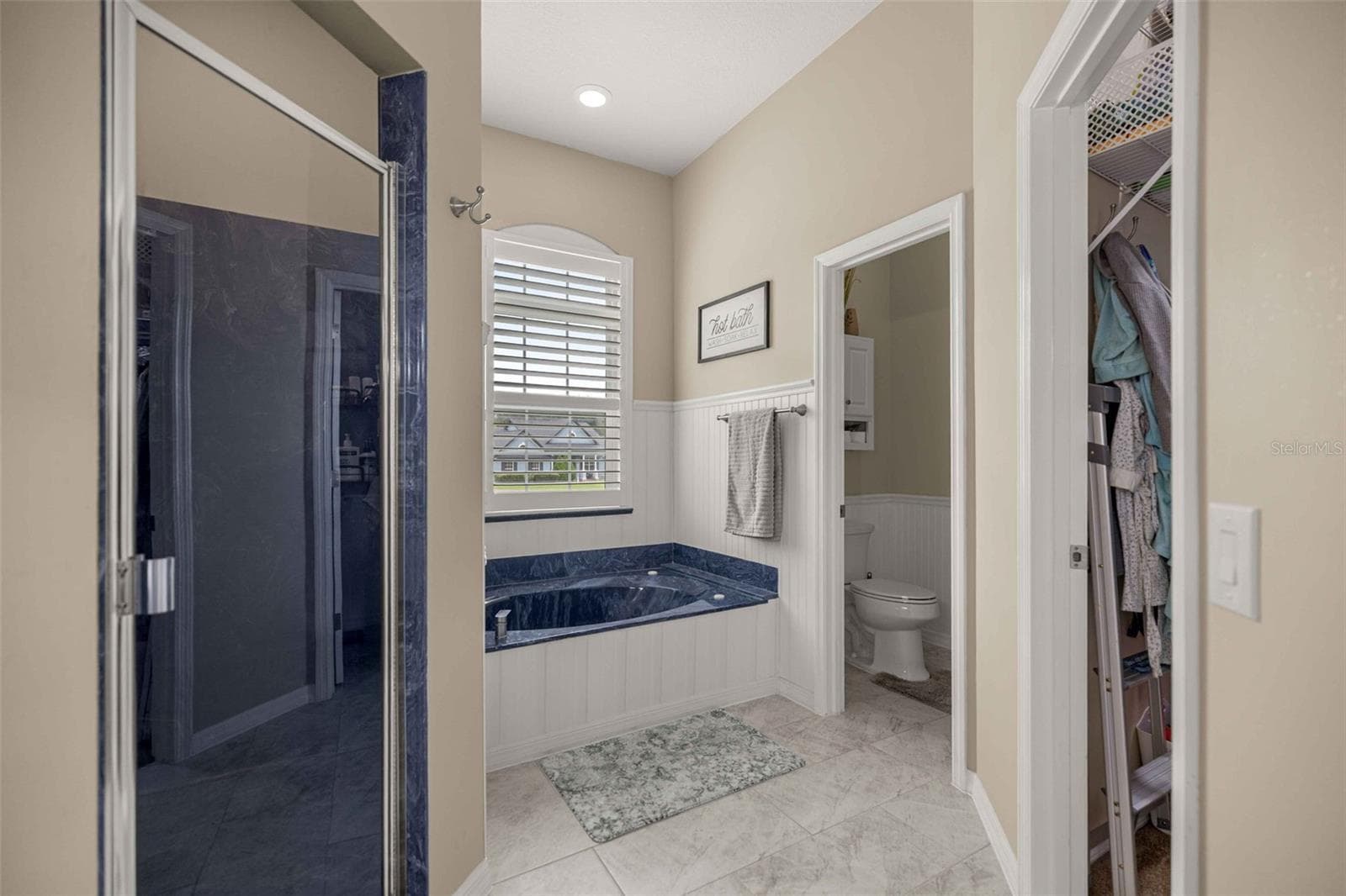 Primary En-Suite - 5592 NE 61ST AVENUE RD, SILVER SPRINGS