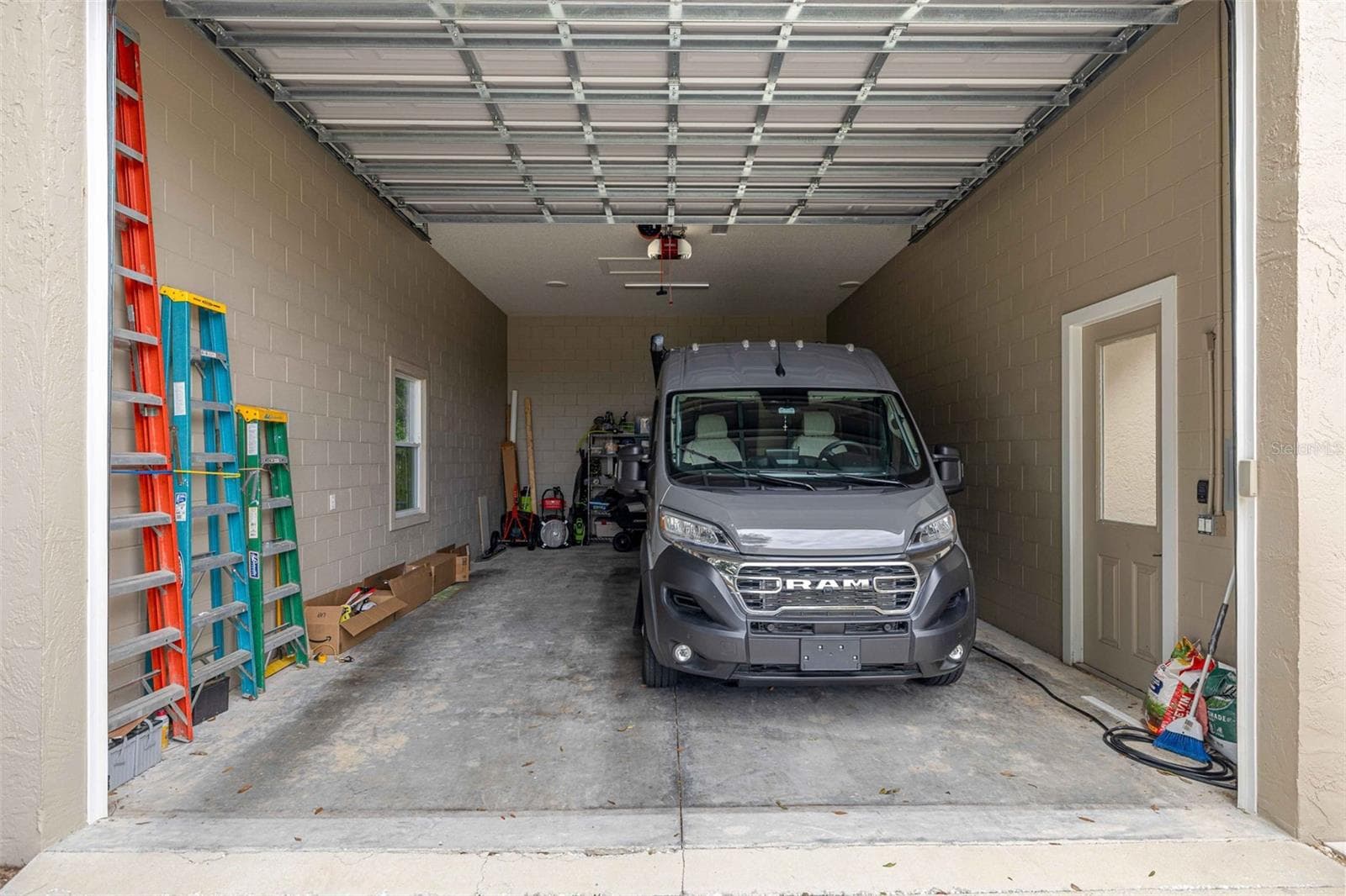 Oversized RV/Boat Garage - 5592 NE 61ST AVENUE RD, SILVER SPRINGS