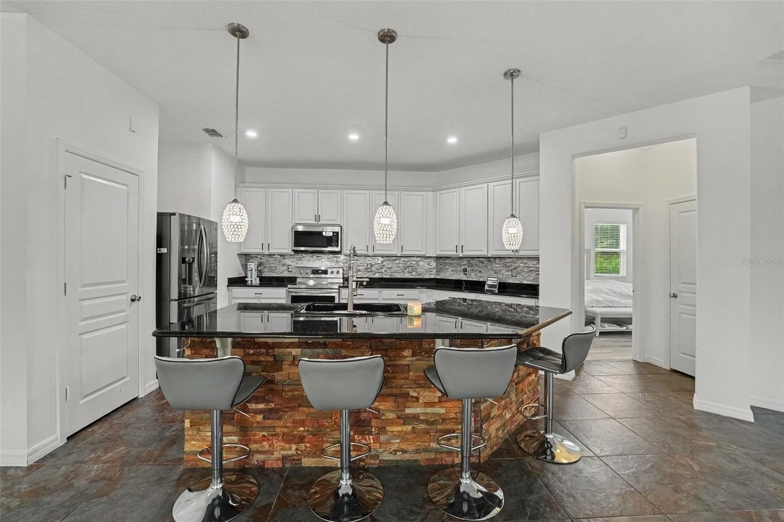 Single Family Residence at 2912 BOATING BLVD, KISSIMMEE, photo 4 of 33