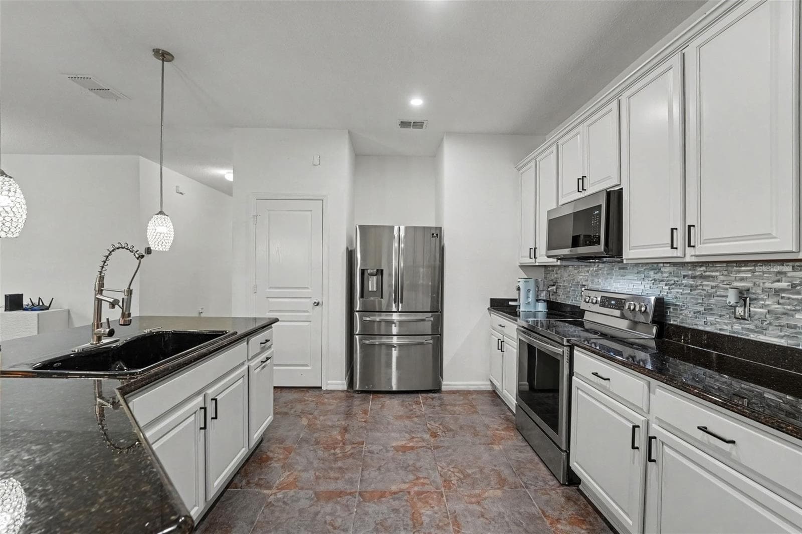 Single Family Residence at 2912 BOATING BLVD, KISSIMMEE, photo 5 of 33