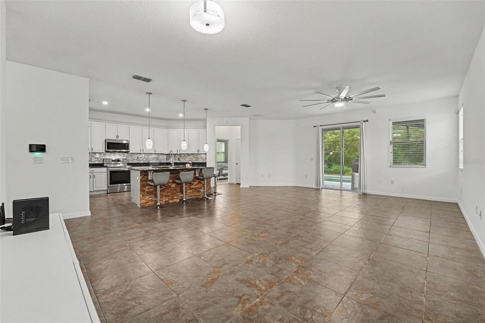 Single Family Residence at 2912 BOATING BLVD, KISSIMMEE, photo 10 of 33