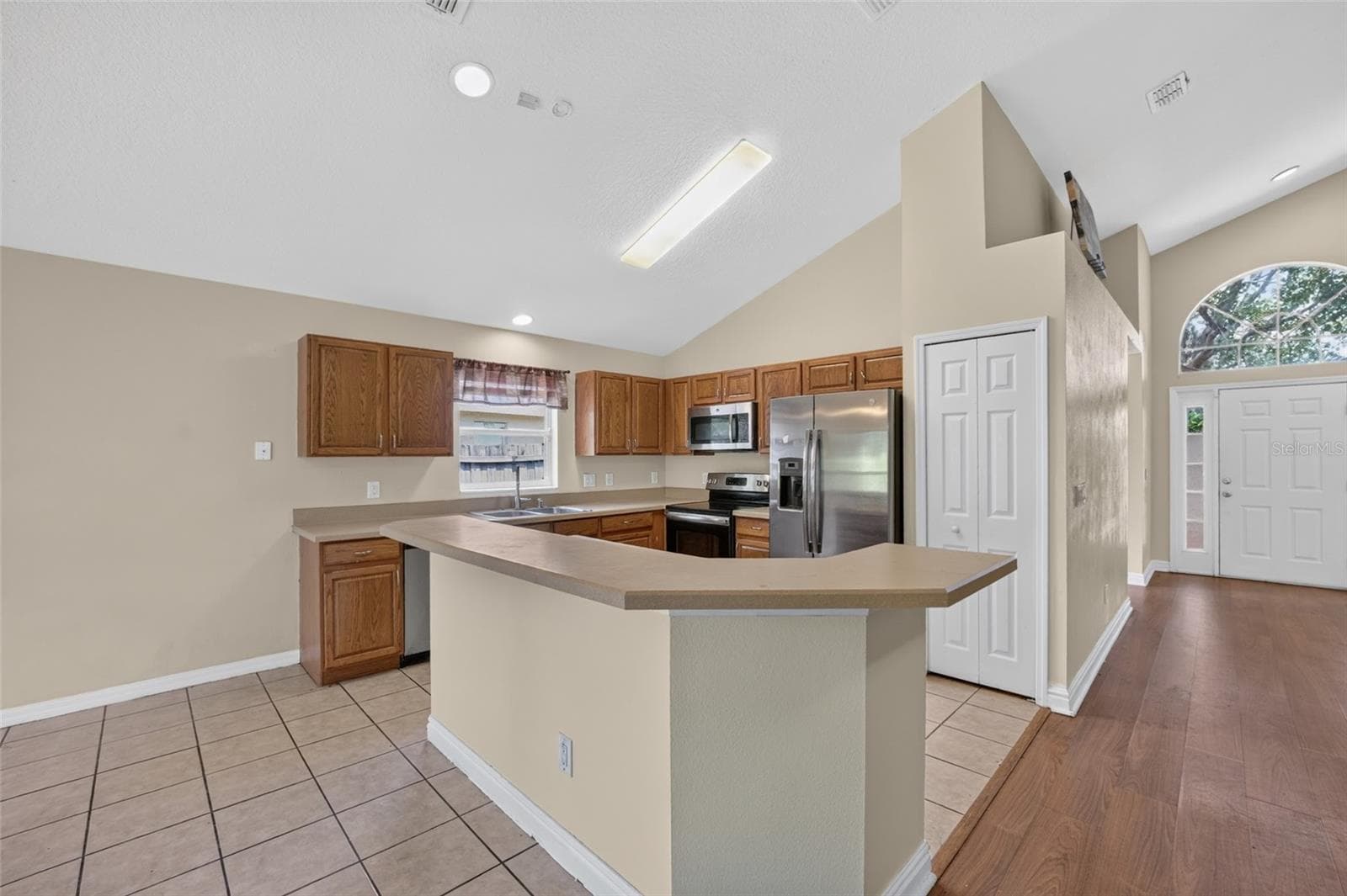 Single Family Residence at 2887 DOE RUN TRL, ORANGE CITY, photo 3 of 20