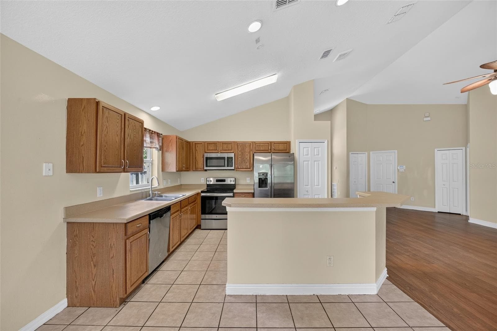 Single Family Residence at 2887 DOE RUN TRL, ORANGE CITY, photo 8 of 20