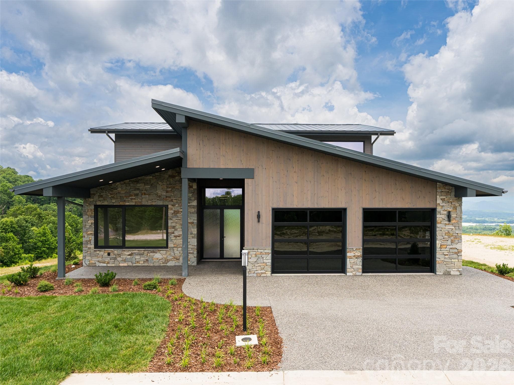 Single Family Residence at 24 S Watchman Drive, Hendersonville, photo 3 of 47