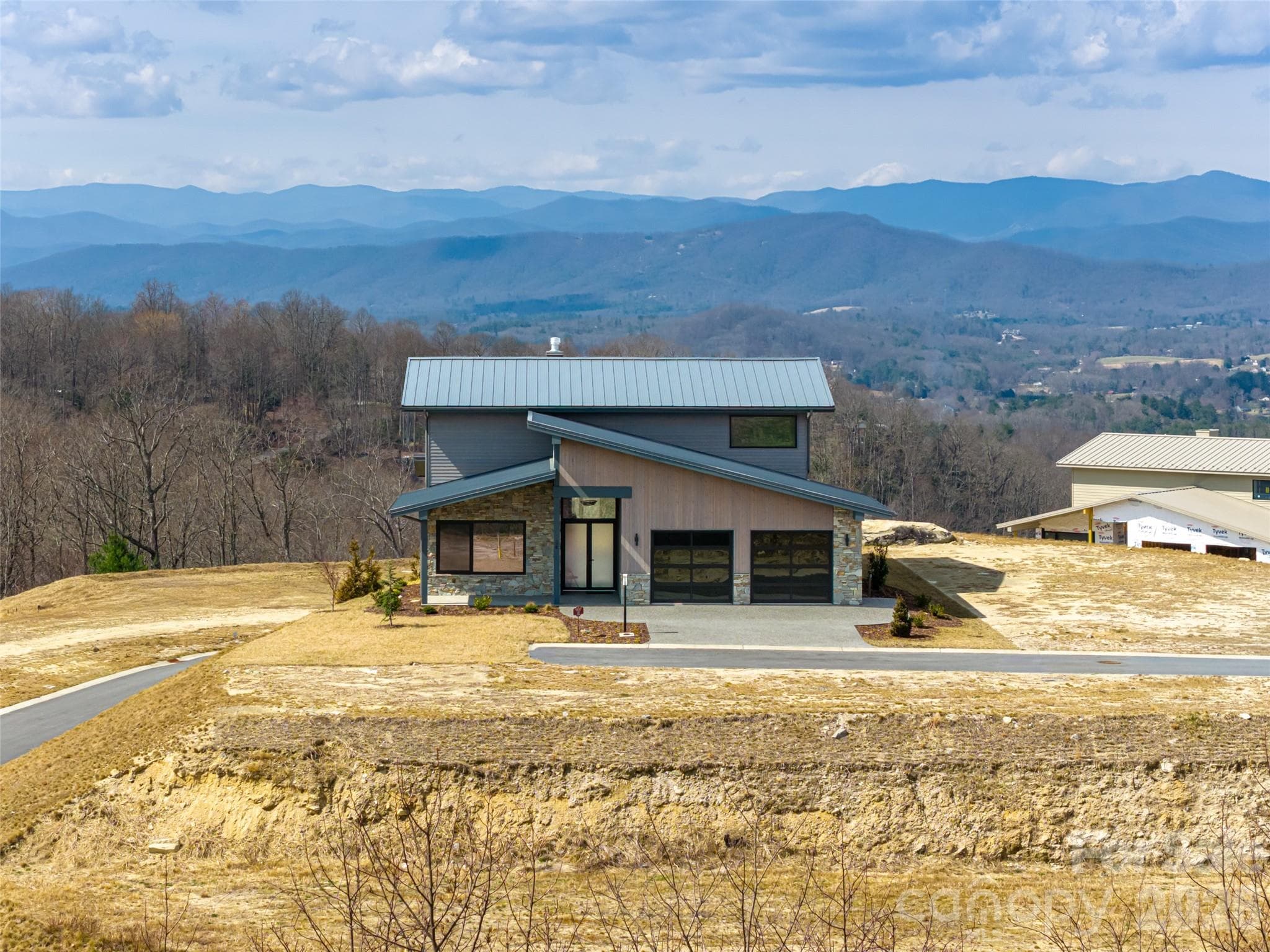 Single Family Residence at 24 S Watchman Drive, Hendersonville, photo 38 of 47