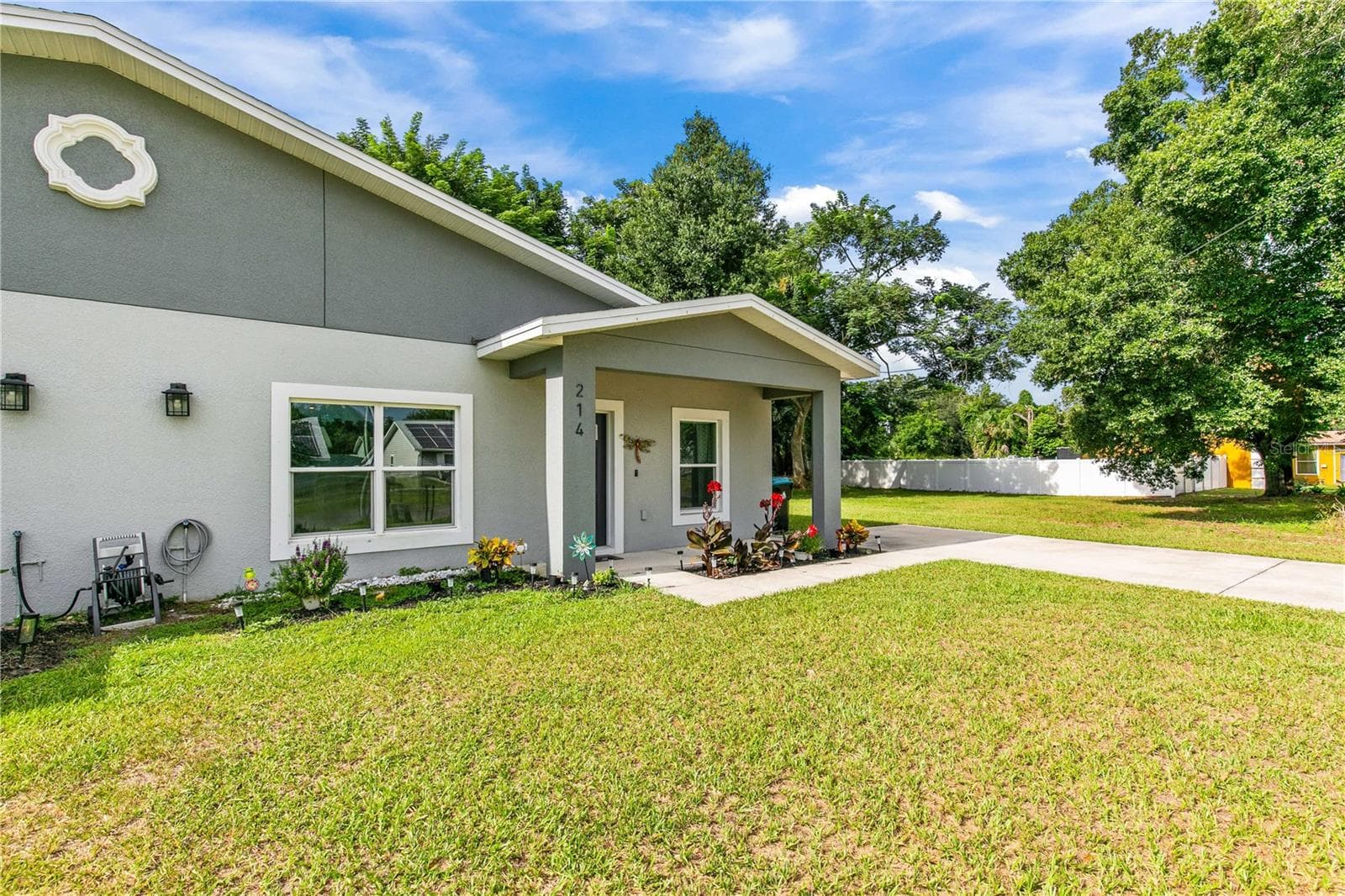 Half Duplex at 214 W 15TH ST, APOPKA, photo 2 of 34