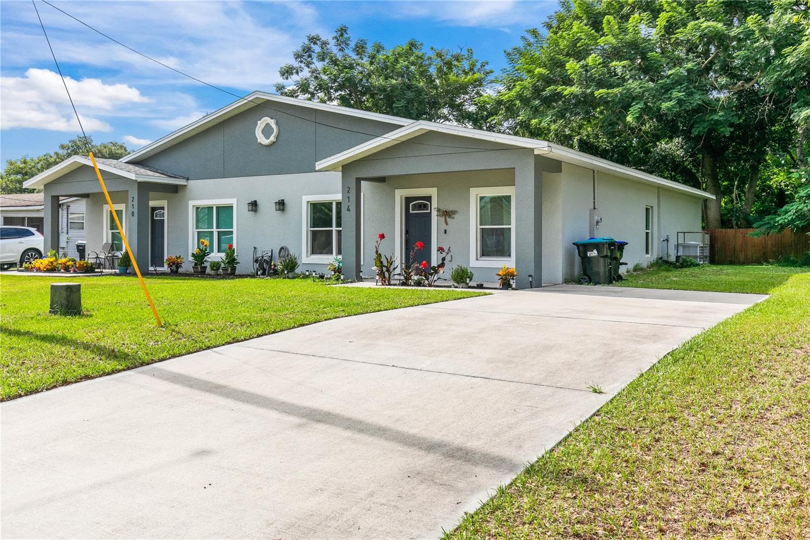 Half Duplex at 214 W 15TH ST, APOPKA, photo 3 of 34