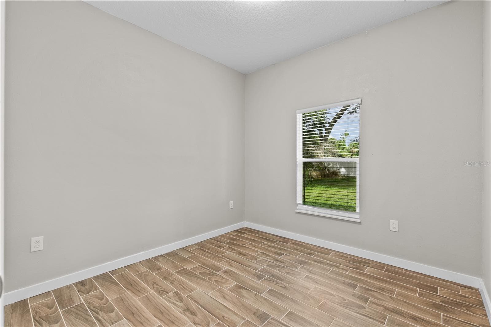 Half Duplex at 214 W 15TH ST, APOPKA, photo 21 of 34