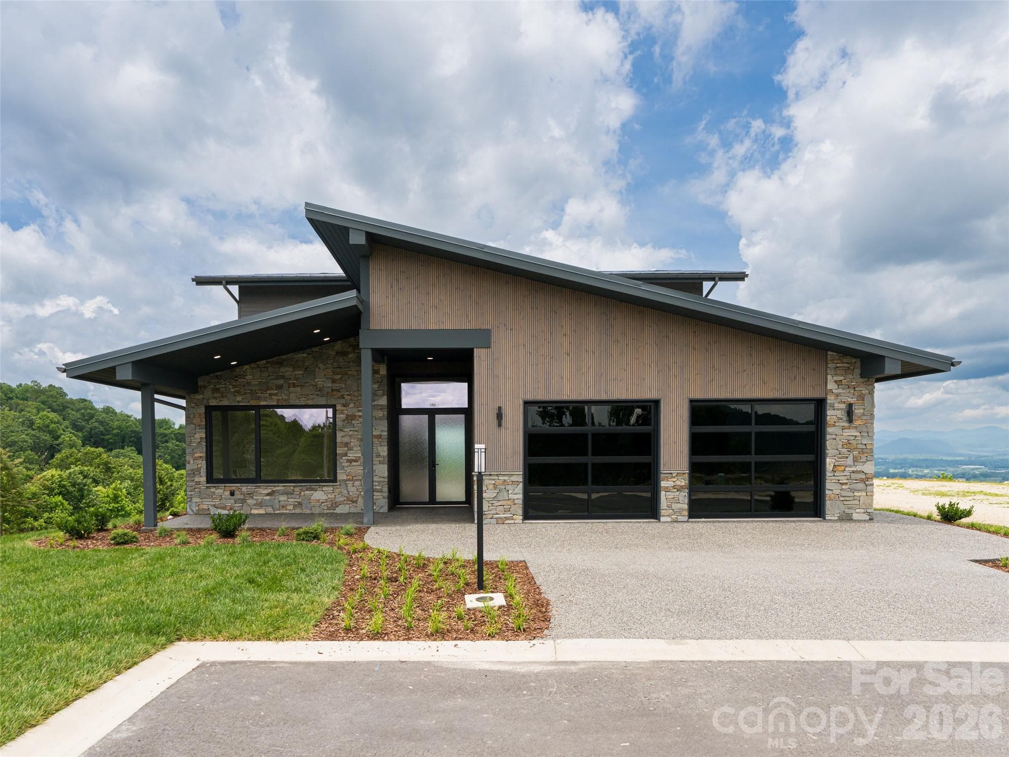 Single Family Residence at 24 S Watchman Drive, Hendersonville, photo 35 of 47