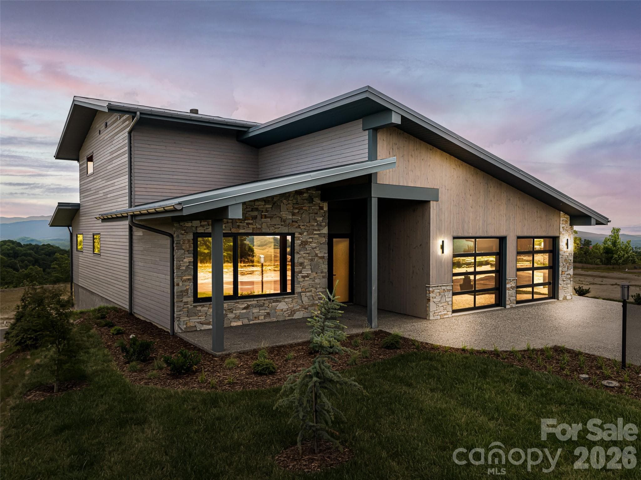 Single Family Residence at 24 S Watchman Drive, Hendersonville, photo 40 of 47