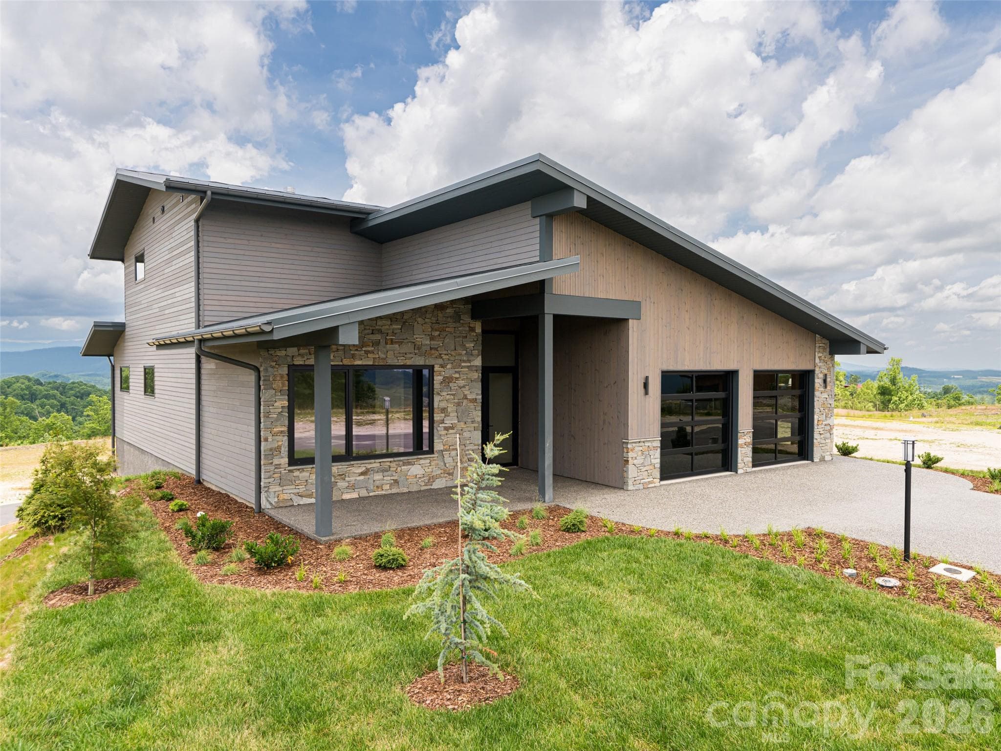 Single Family Residence at 24 S Watchman Drive, Hendersonville, photo 41 of 47