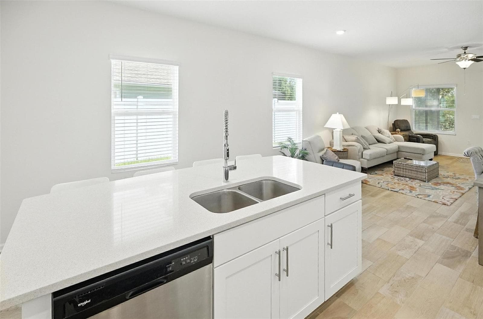 Open Kitchen - 88 BIRDIE WAY, BUNNELL
