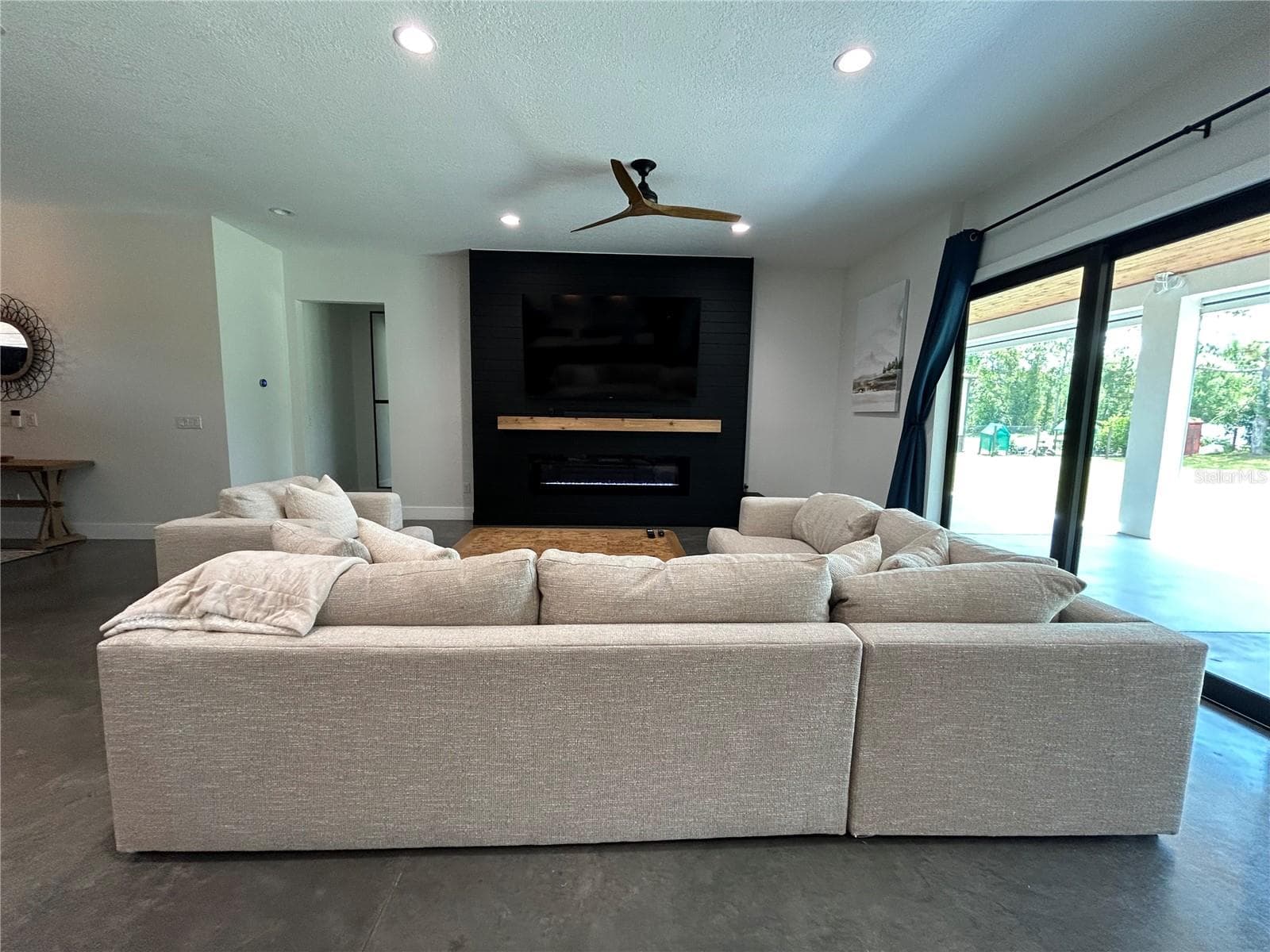 Single Family Residence at 19512 MAJESTIC ST, ORLANDO, photo 5 of 48