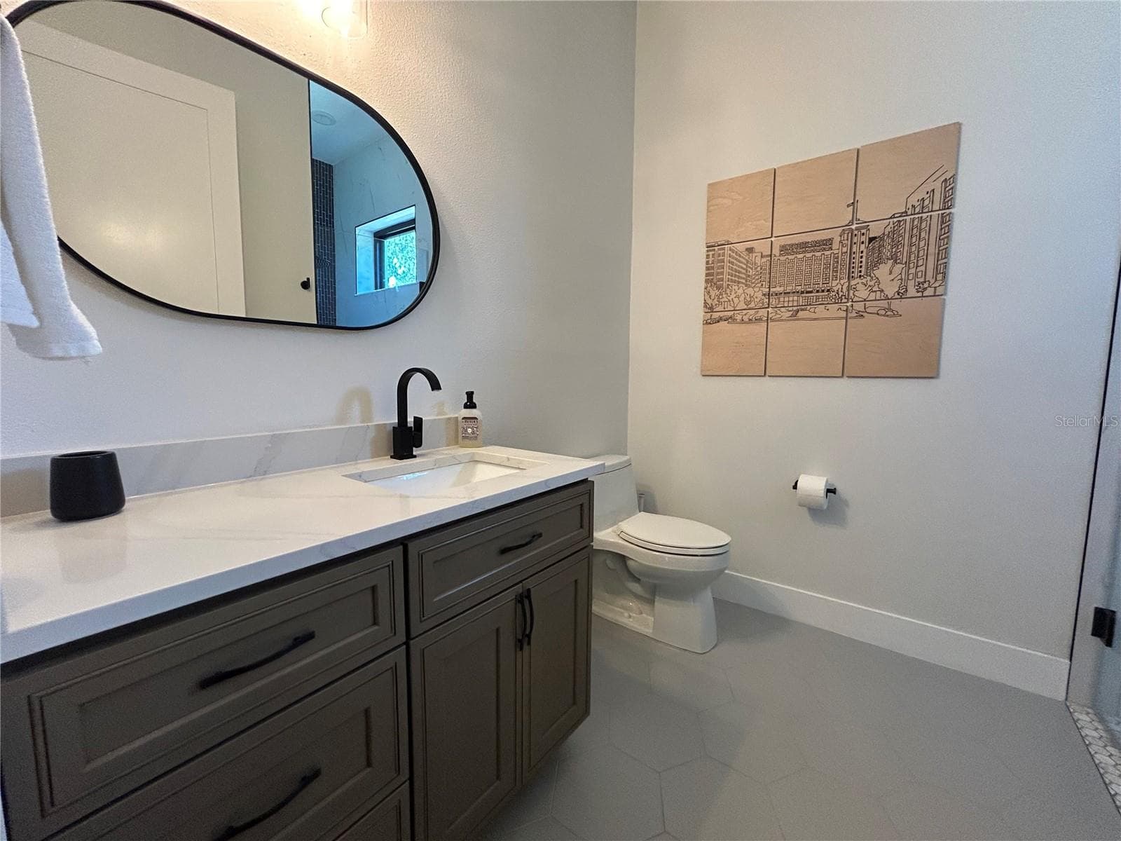 Guest Bathroom - 19512 MAJESTIC ST, ORLANDO