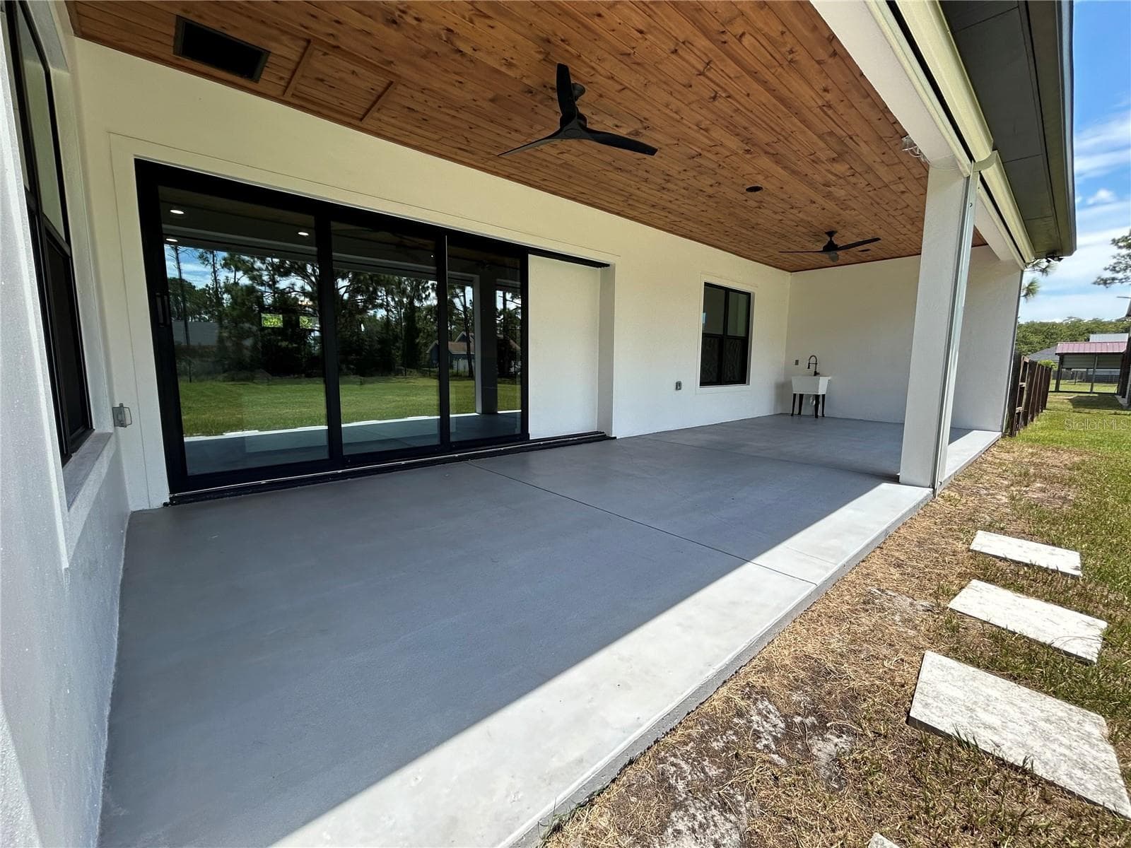 Back Lanai - 19512 MAJESTIC ST, ORLANDO