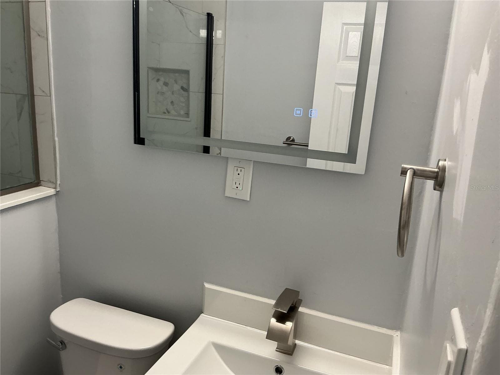 Bath - 4660 71ST AVE N, PINELLAS PARK