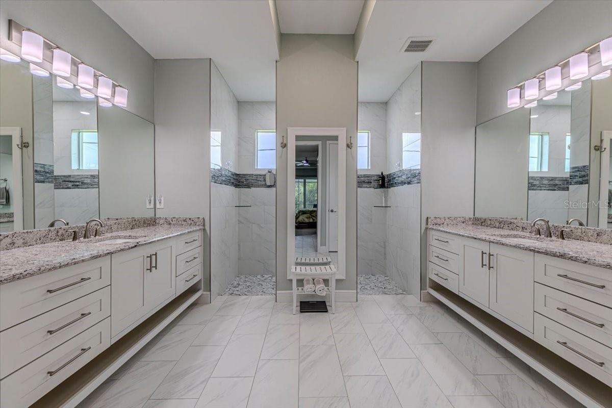 Single Family Residence at 16883 ACAPULCO RD, PUNTA GORDA, photo 15 of 45