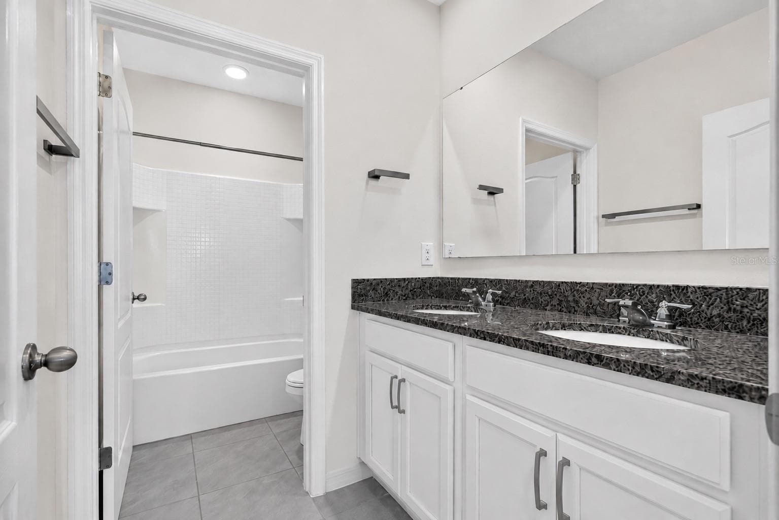 Second-Floor Full Bathroom - 1021 SILVERBELL TRL, ST CLOUD