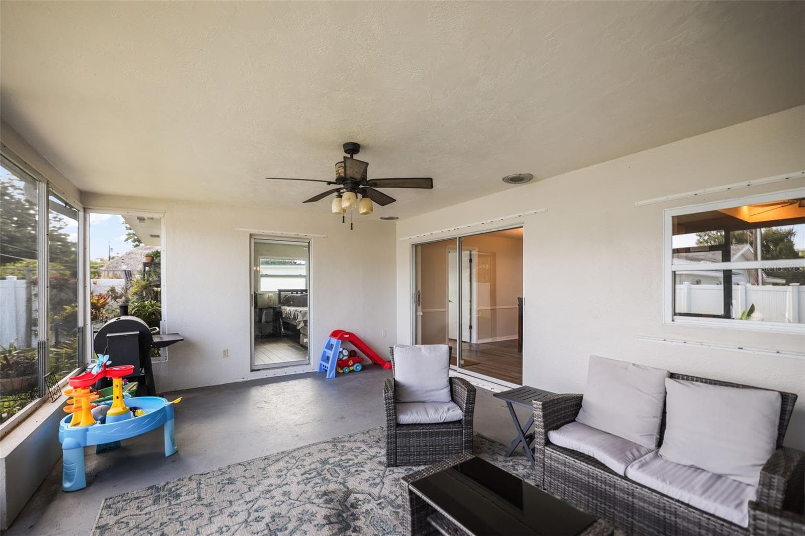 Lanai - 13635 97TH TER, SEMINOLE