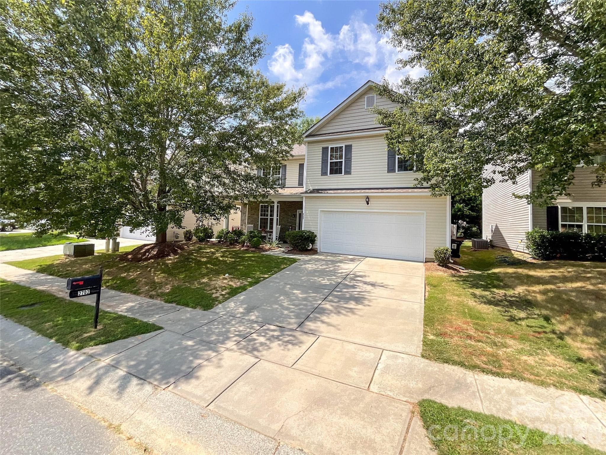 Single Family Residence at 2702 Piersland Drive, Matthews, photo 2 of 48