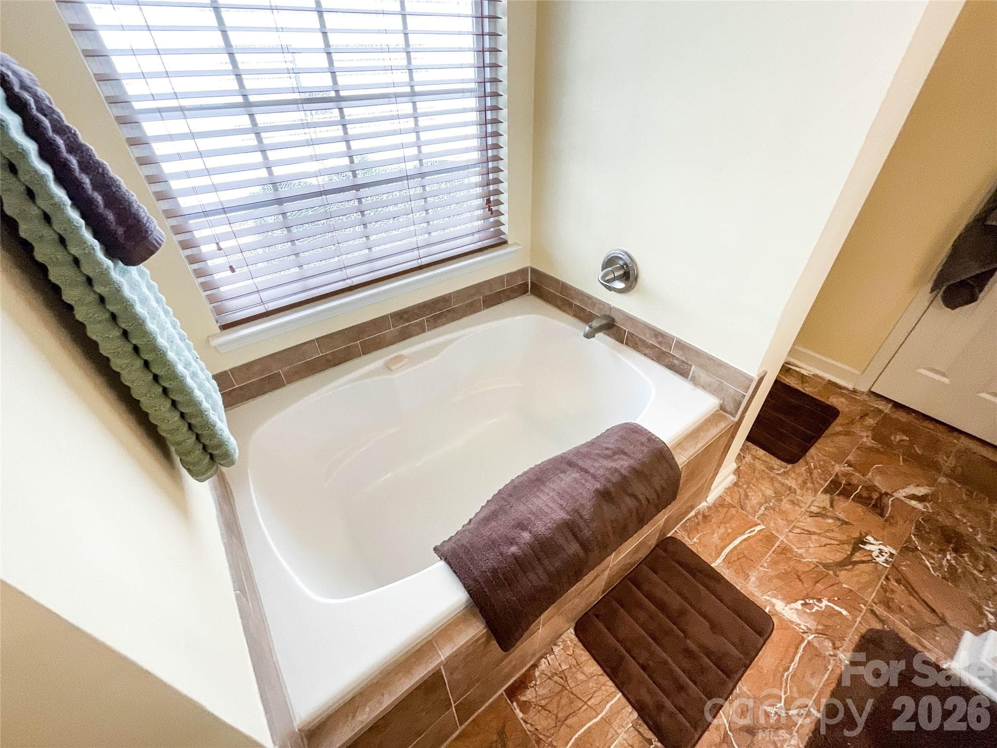 Single Family Residence at 2702 Piersland Drive, Matthews, photo 18 of 48