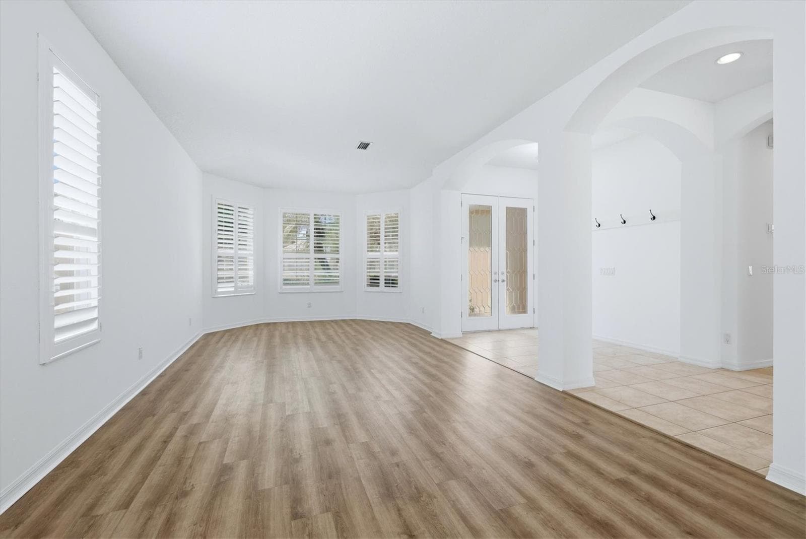 Single Family Residence at 9089 WILLOW BROOK DR, SARASOTA, photo 8 of 36