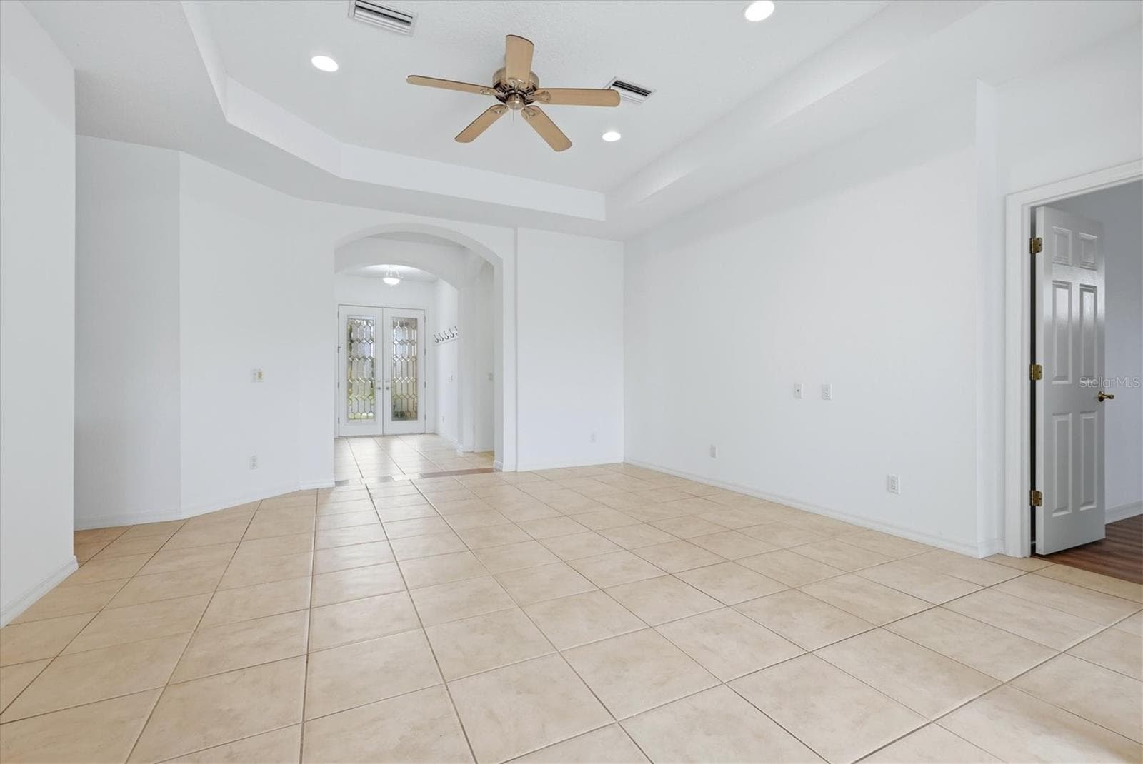 Single Family Residence at 9089 WILLOW BROOK DR, SARASOTA, photo 11 of 36