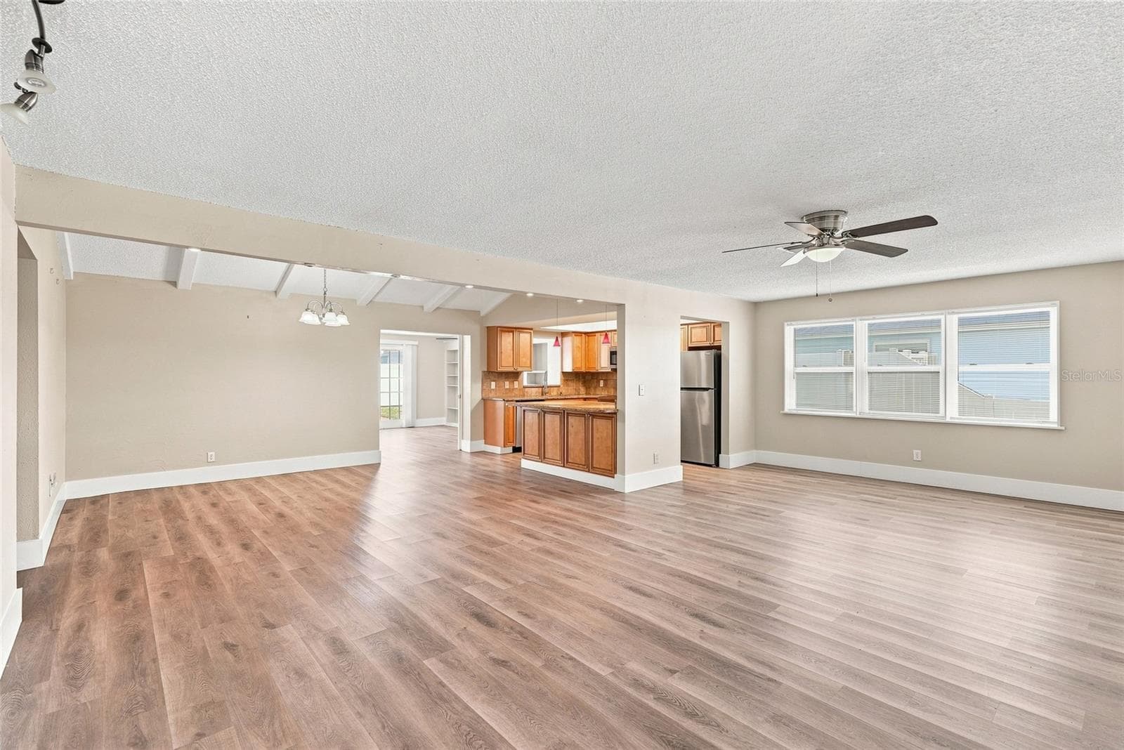 Single Family Residence at 13691 SERENA DR, LARGO, photo 5 of 53