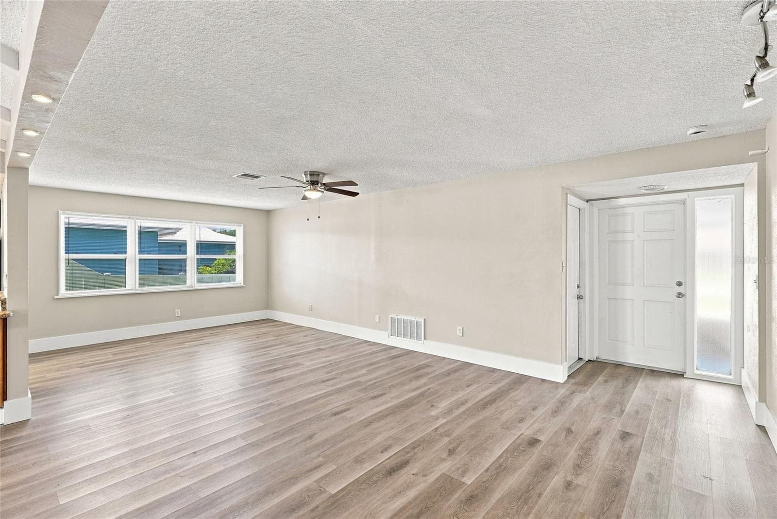LIVING ROOM - 13691 SERENA DR, LARGO