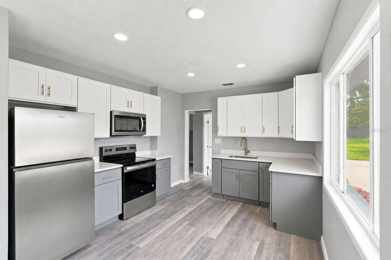 Kitchen - 8 SMYRNA DR, DEBARY
