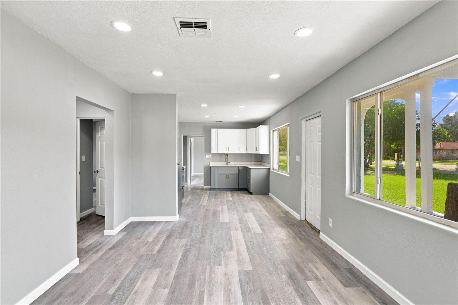 Kitchen Living - 8 SMYRNA DR, DEBARY