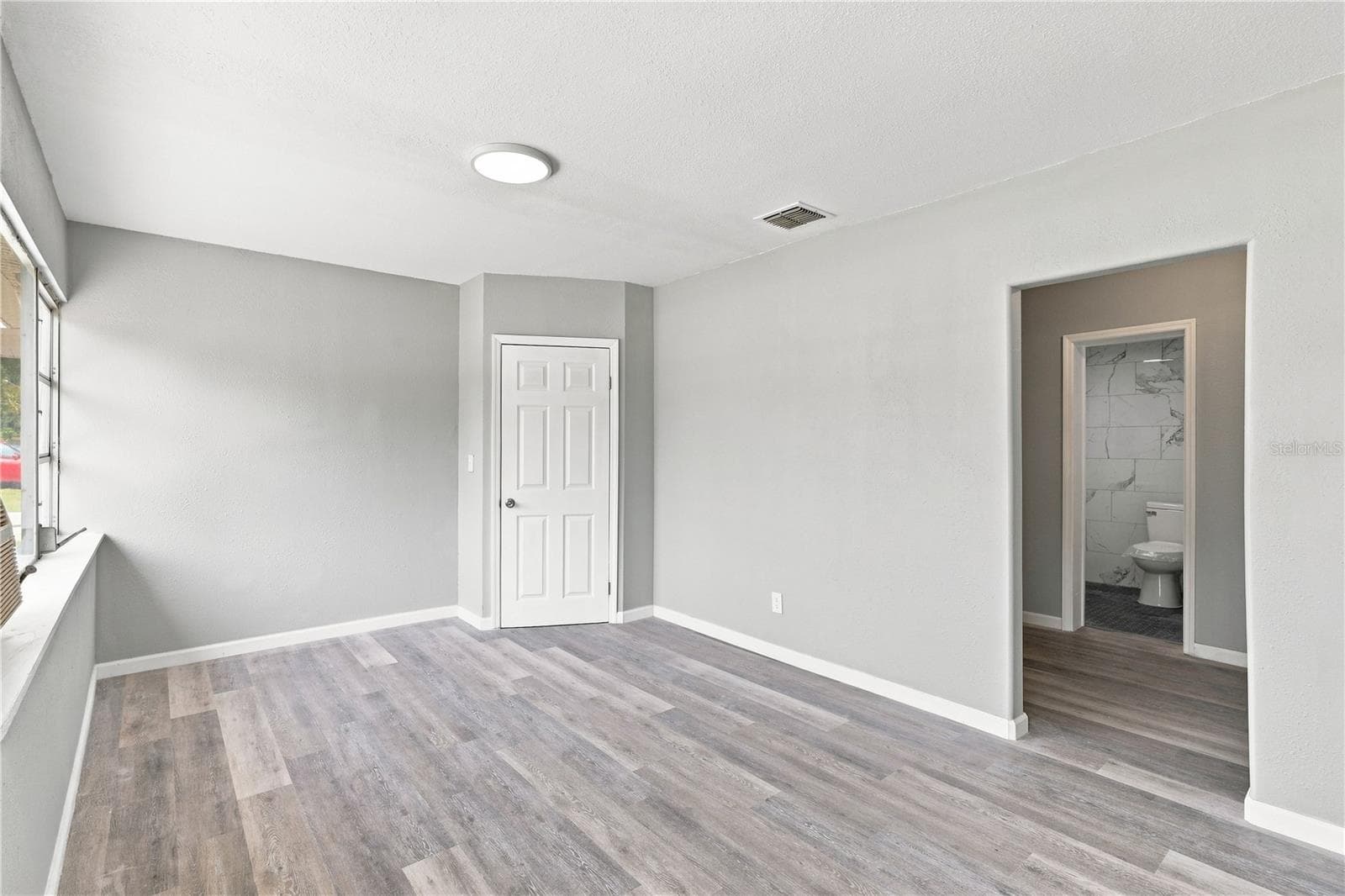 Master bedroom - 8 SMYRNA DR, DEBARY