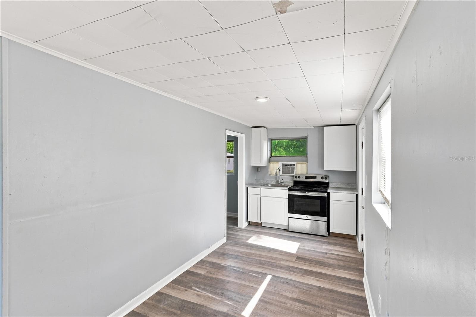 Additional unit kitchen - 8 SMYRNA DR, DEBARY