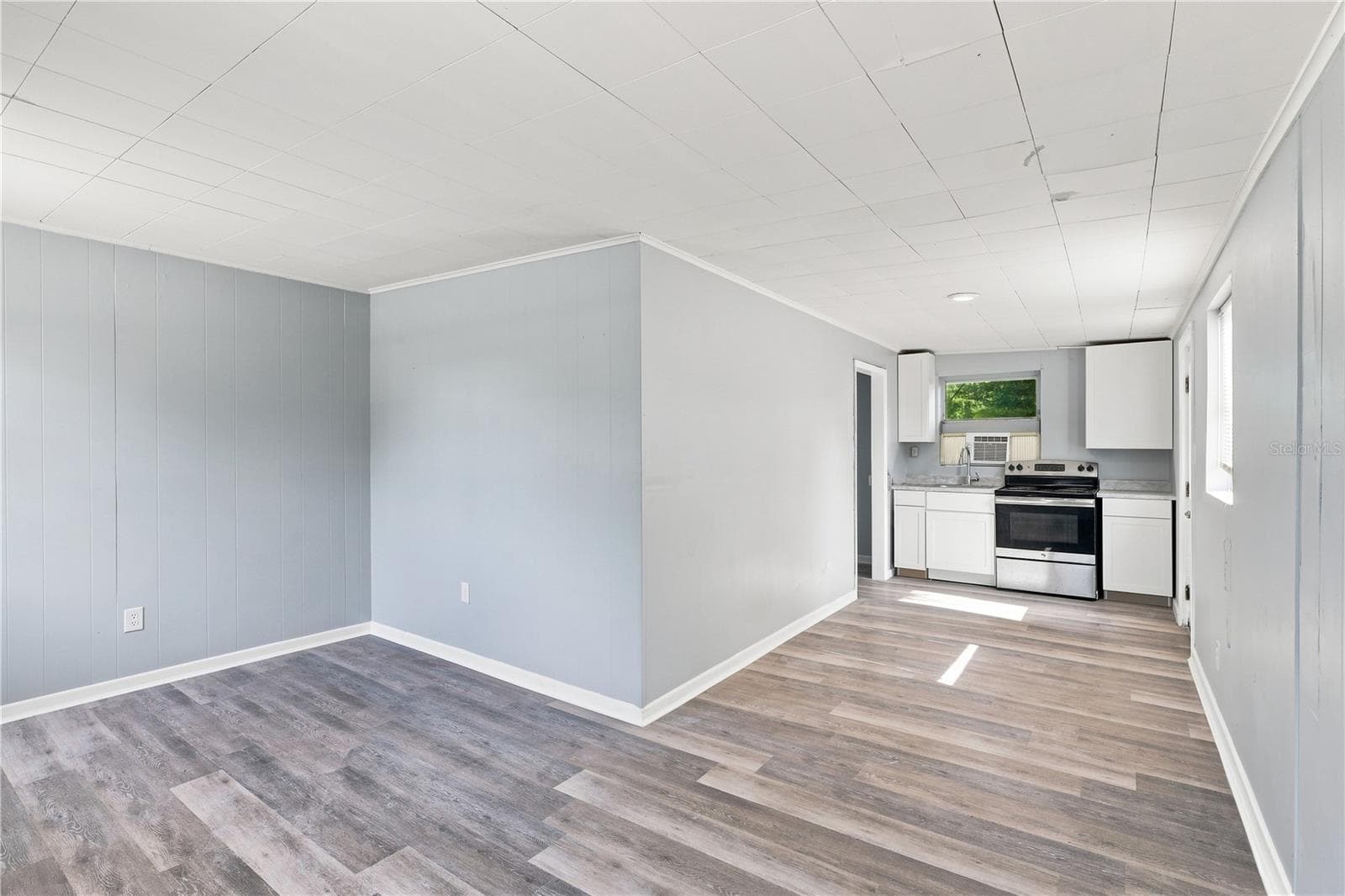 Additional unit kitchen and Living - 8 SMYRNA DR, DEBARY