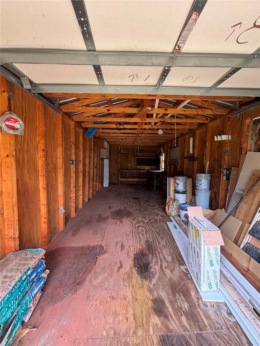 Garage/work Station - 8 SMYRNA DR, DEBARY