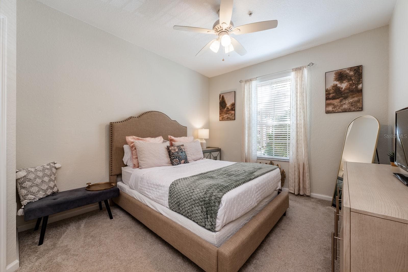 Fitted with a Queen size bed, side chase bench and dresser with tv (includes plenty of space to add another king if preferred). - 2778 ALMATON LOOP #204, KISSIMMEE