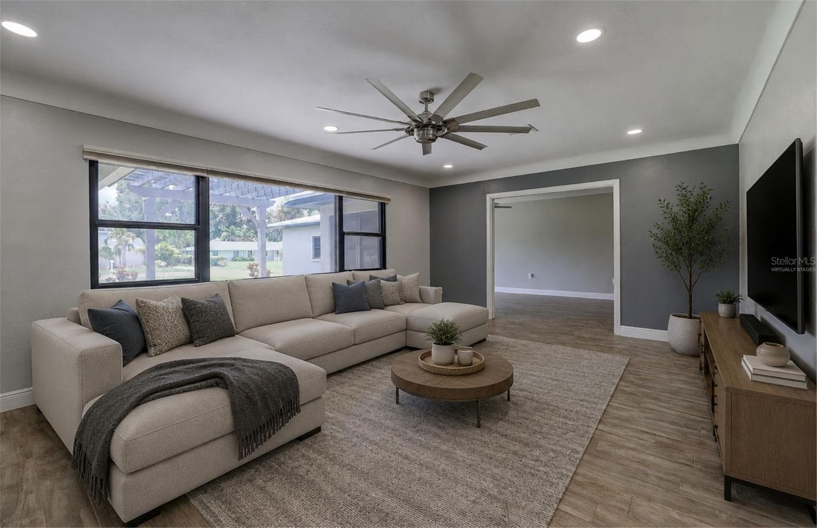 virtually staged - 323 SUWANEE AVE, SARASOTA