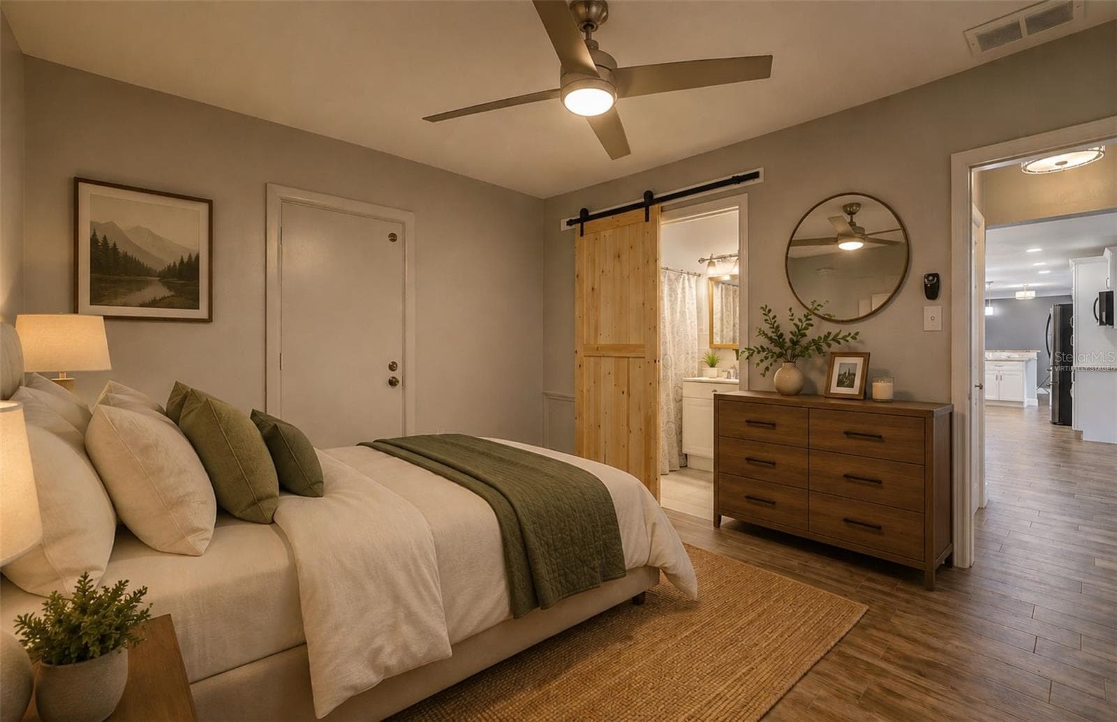 virtually staged - 323 SUWANEE AVE, SARASOTA