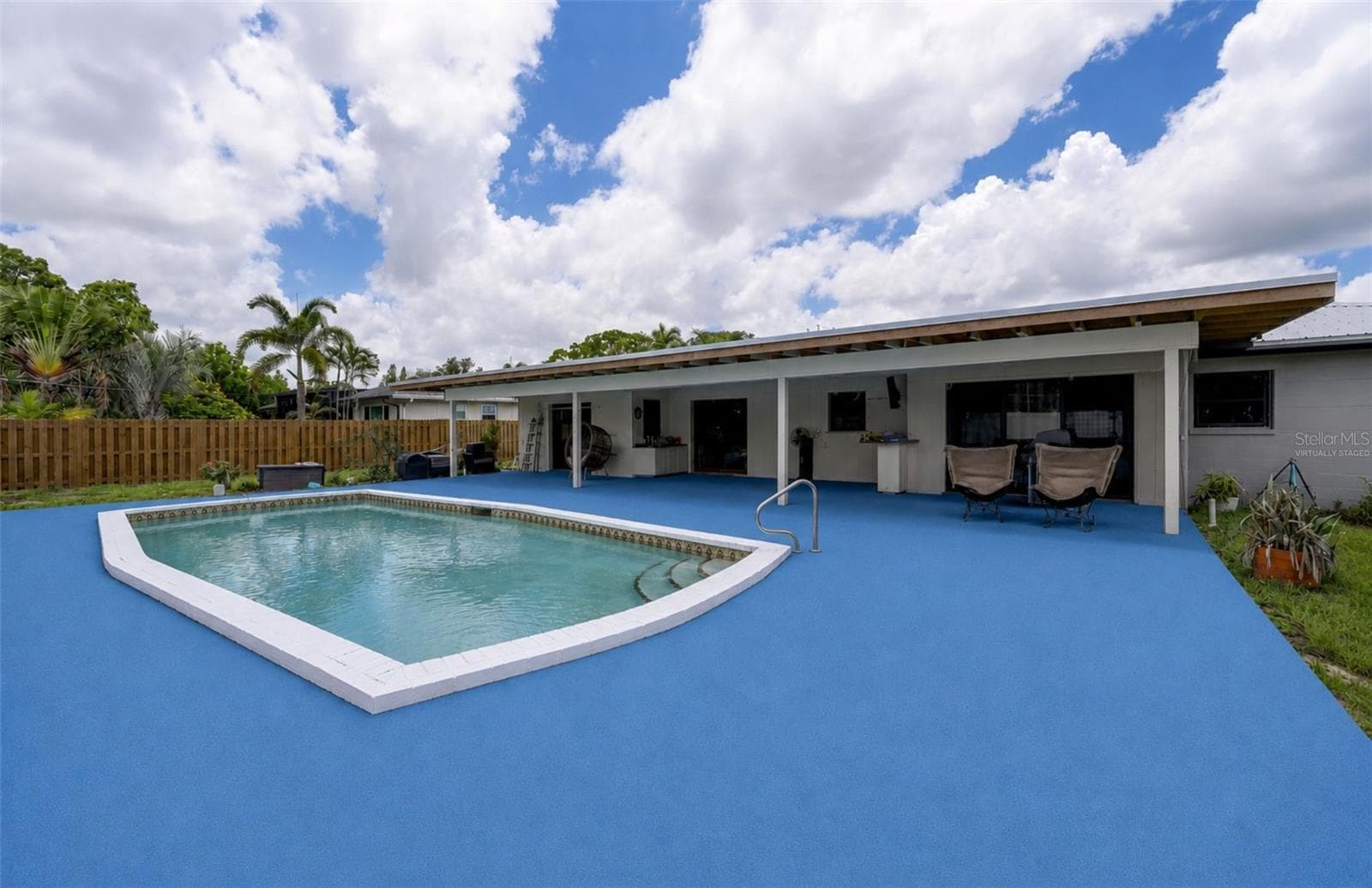 virtually staged - 323 SUWANEE AVE, SARASOTA