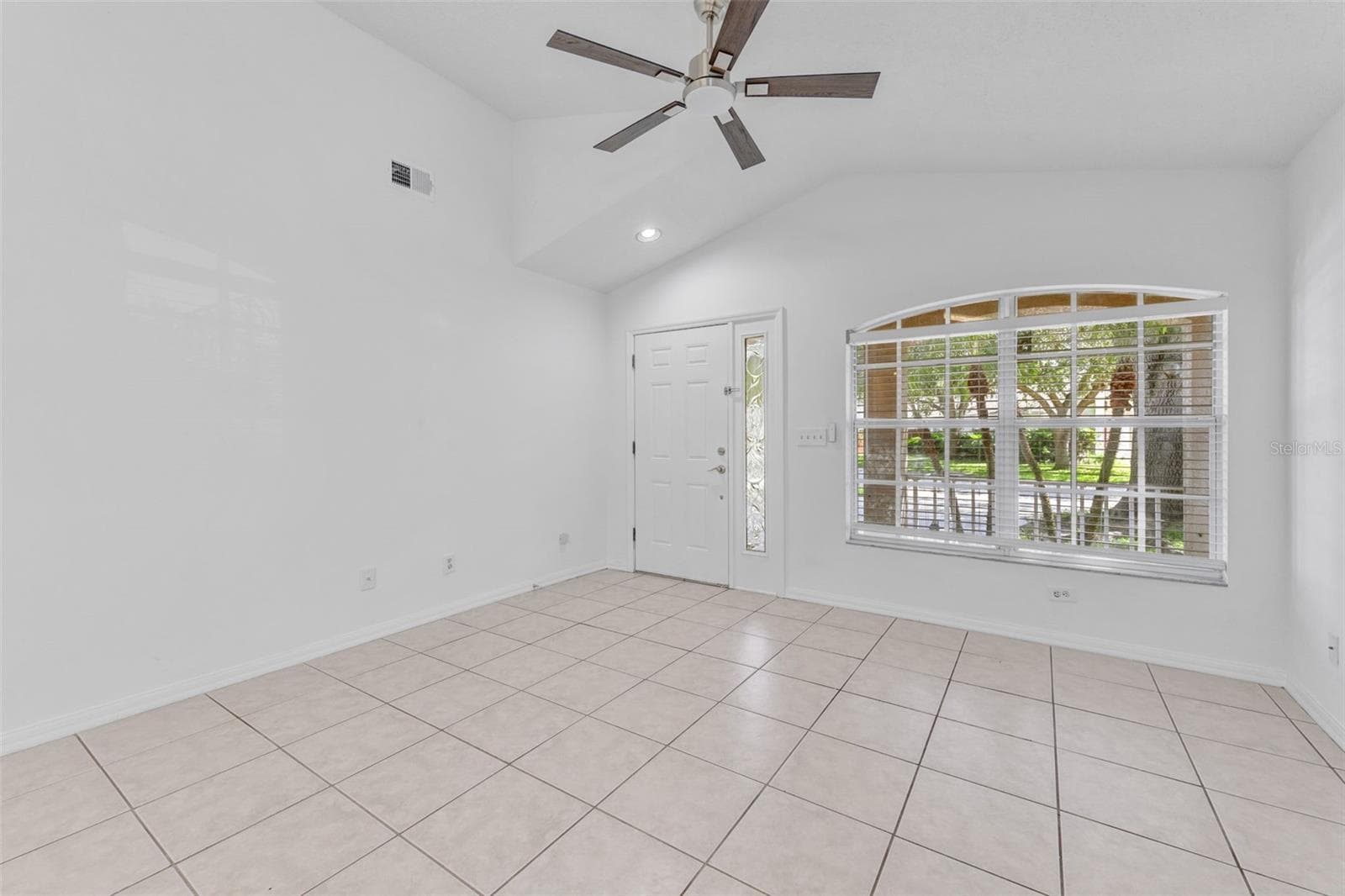 Single Family Residence at 6115 SAND KEY LN, WESLEY CHAPEL, photo 4 of 33