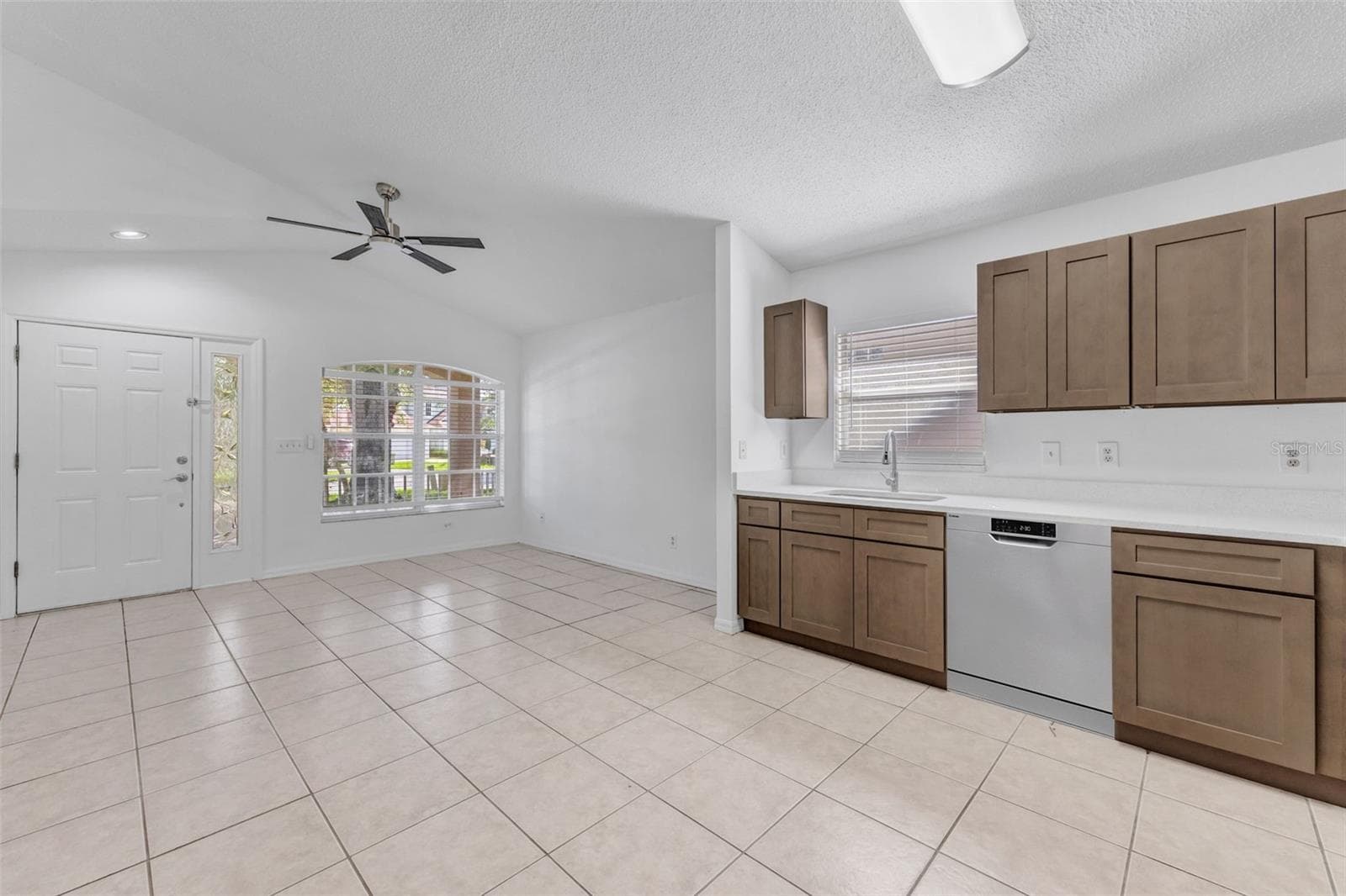 Single Family Residence at 6115 SAND KEY LN, WESLEY CHAPEL, photo 9 of 33