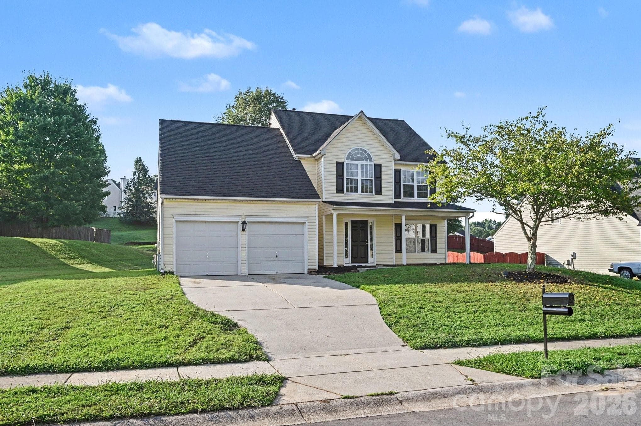 Single Family Residence at 11008 Padderborn Court, Charlotte, photo 2 of 34
