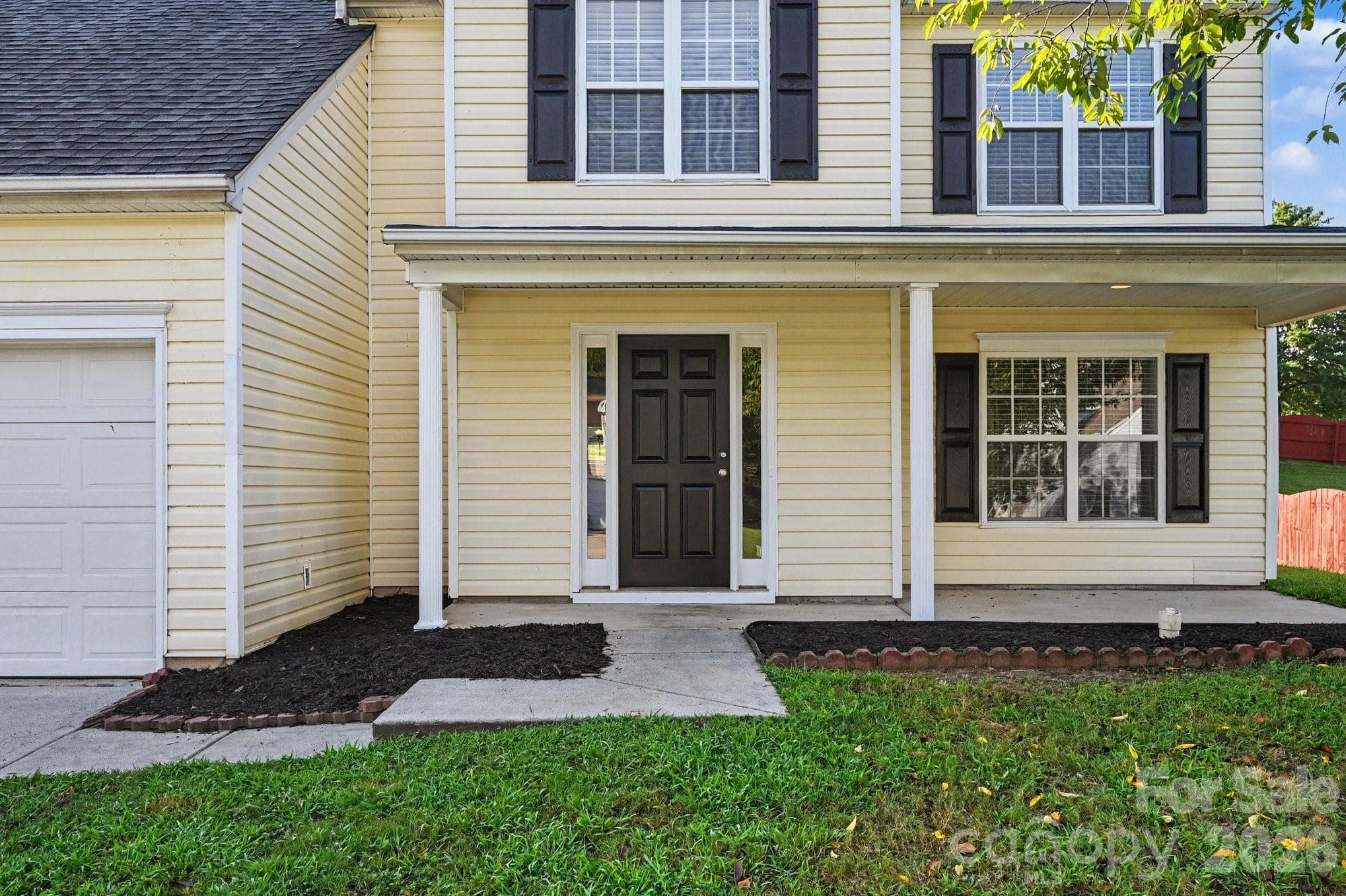 Single Family Residence at 11008 Padderborn Court, Charlotte, photo 4 of 34