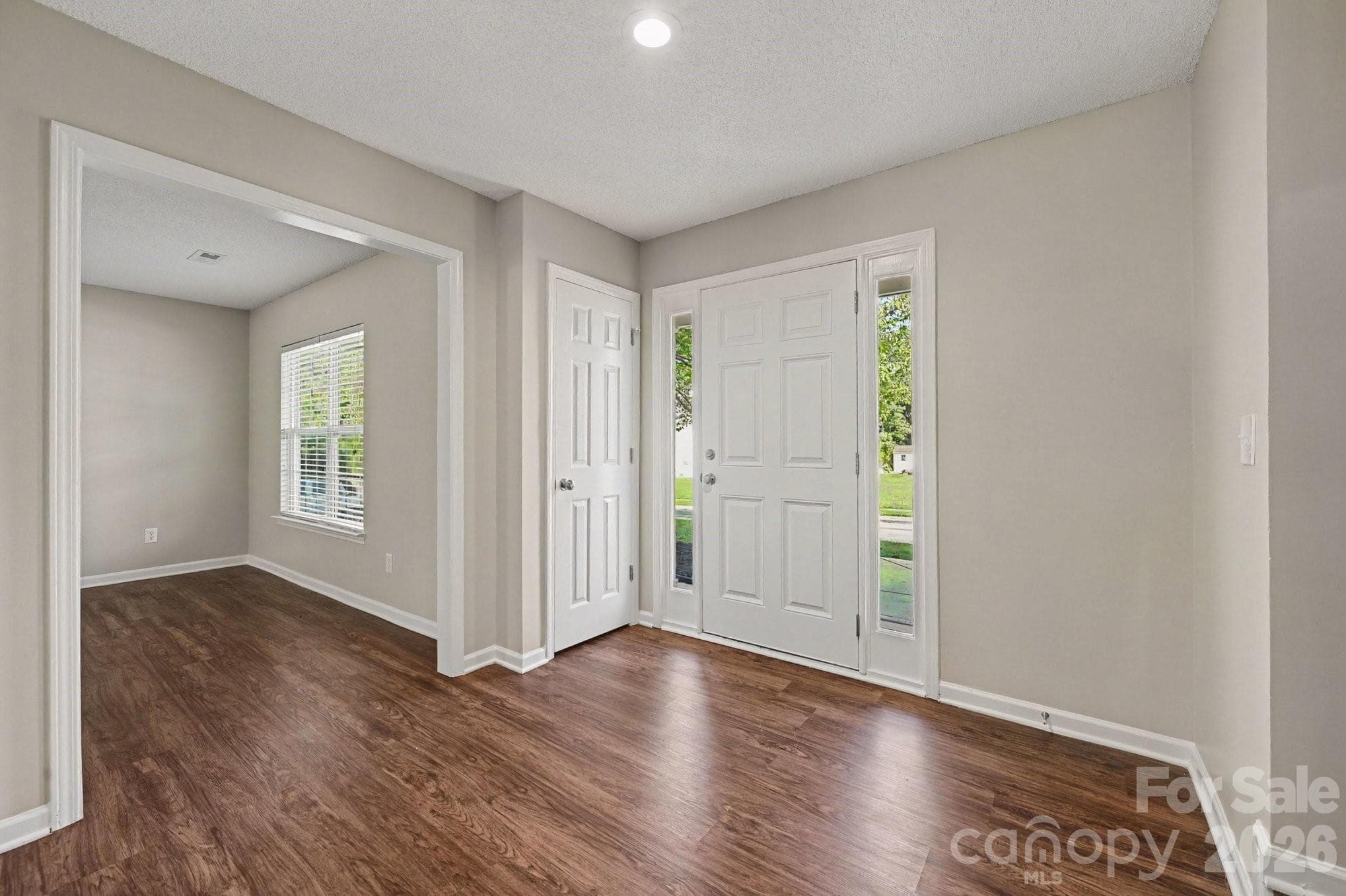 Single Family Residence at 11008 Padderborn Court, Charlotte, photo 5 of 34