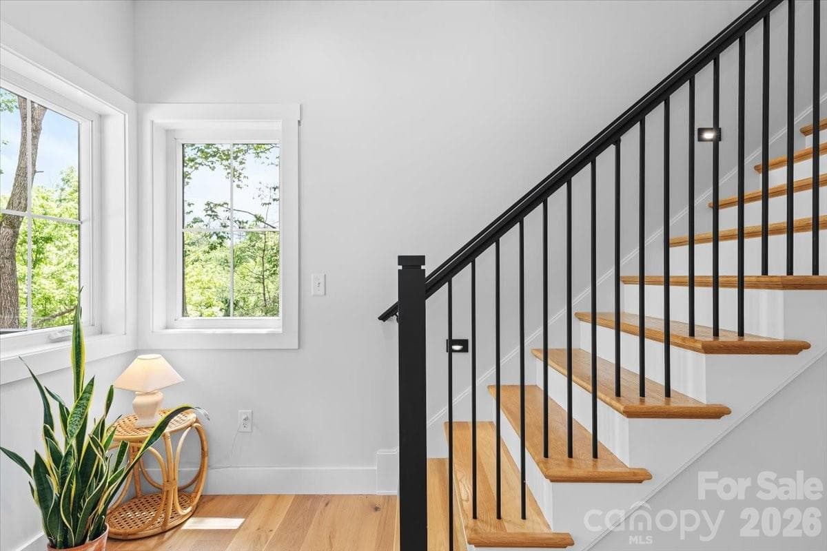 Single Family Residence at Weaverville, photo 3 of 37